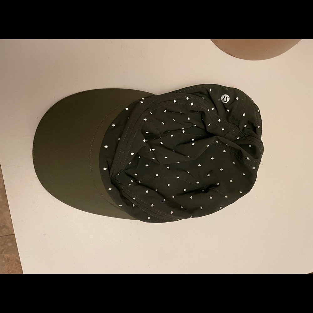 Green lululemon hat
